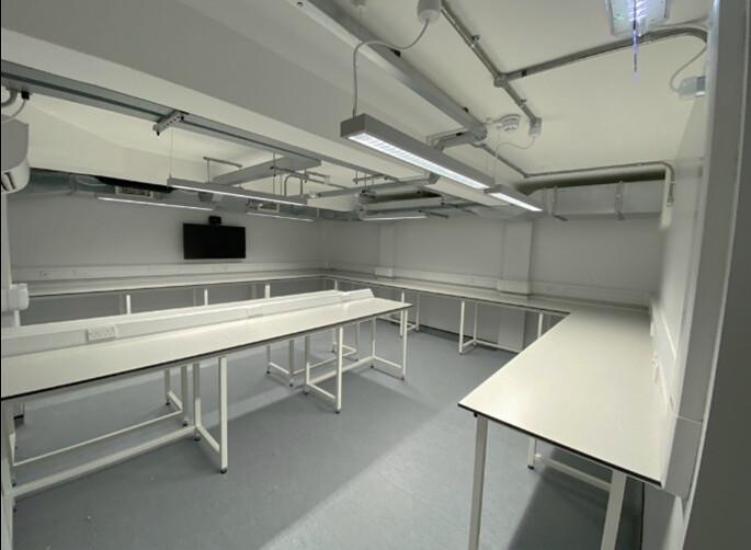 quen mary of london university labs case study